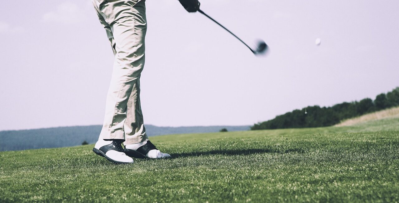 Does Indoor Golf or Outdoor Golf Improve Your Game Faster?
