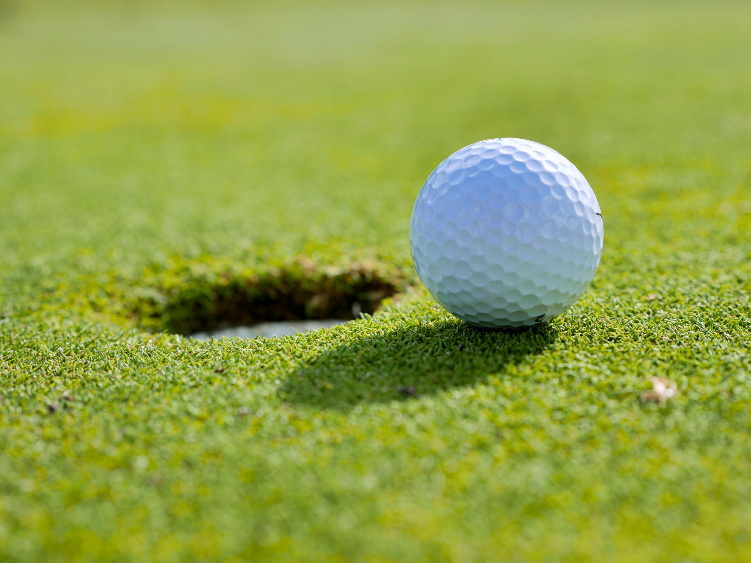 Top Benefits of Practicing Indoor Golf in the Off-Season