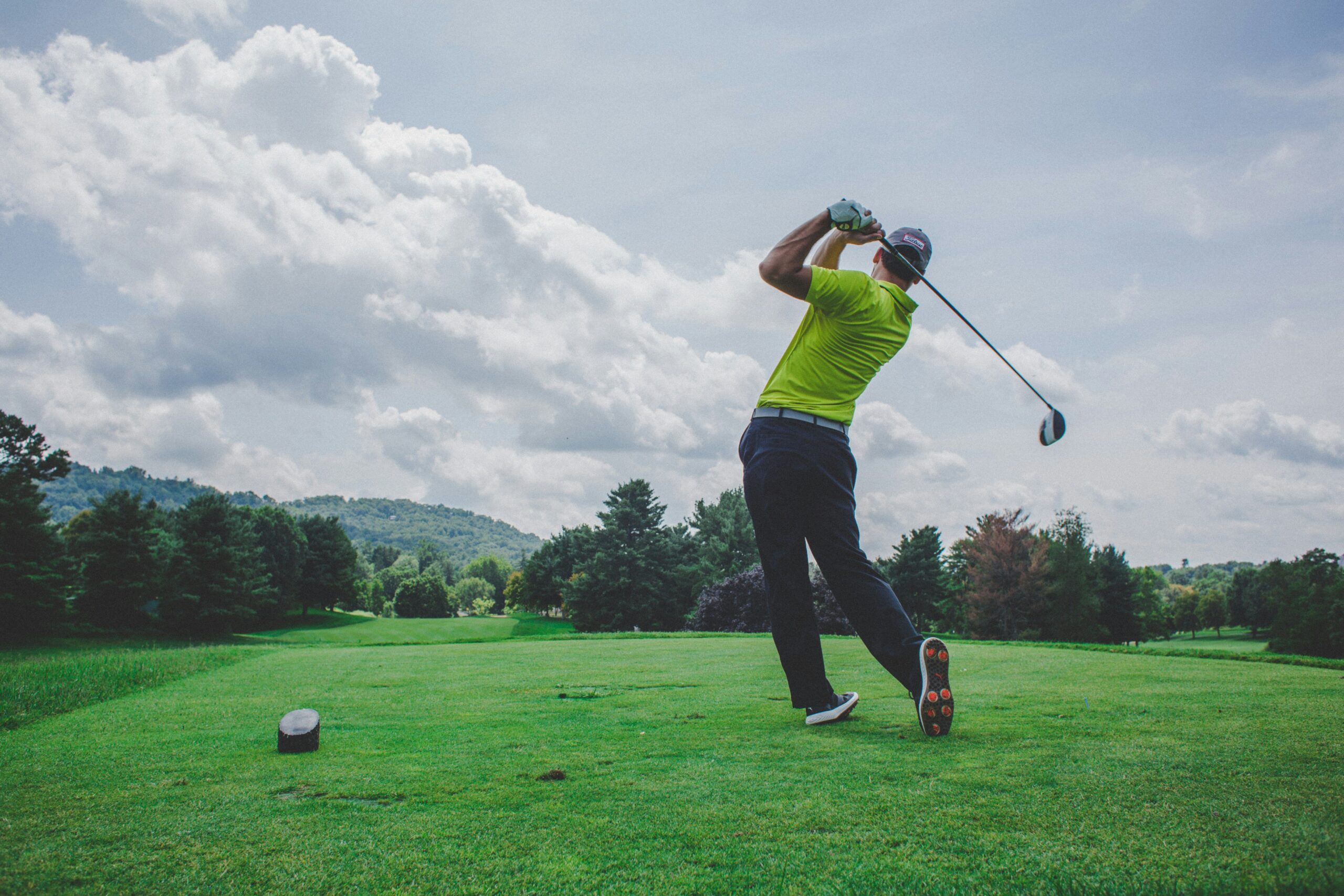 Golf and Mental Health: Why Indoor Golf Can Be Your Stress Relief